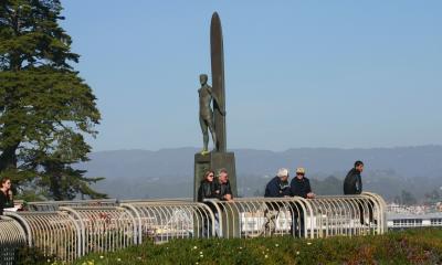 040_Surfer statue_8654`0501311431.JPG