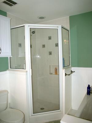 separate shower/second bath