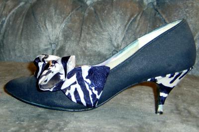 Close up of Navy/White Shoe