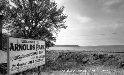 Arnolds Park Welcome Sign