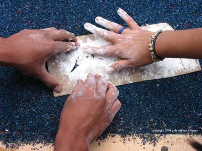 creating an alfombra, antigua guatemala