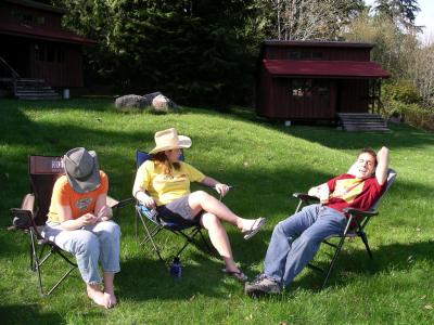 2nd set of pics by lulabelle: susanne, stacy & aaron lounging