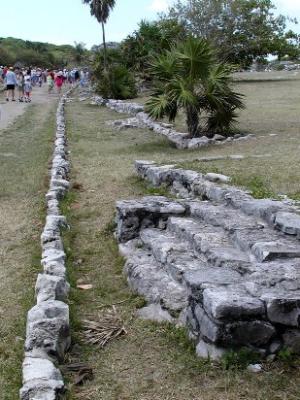 Terraces along a sacbe (road)