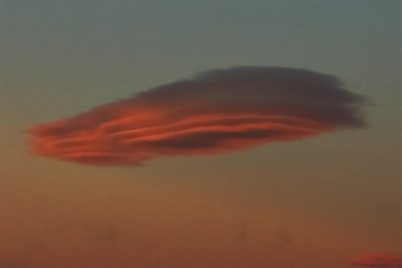 24 March 04 - Just a cloud at sunset - Altocumulus lenticularis - lenticular cloud