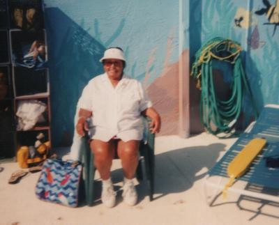 u42/ralphyson2/medium/40667065.mom2.jpg