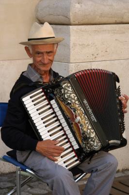 040918-4-Rome-accordeoniste.JPG