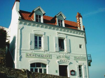 Le petit port de Sauzon.jpg