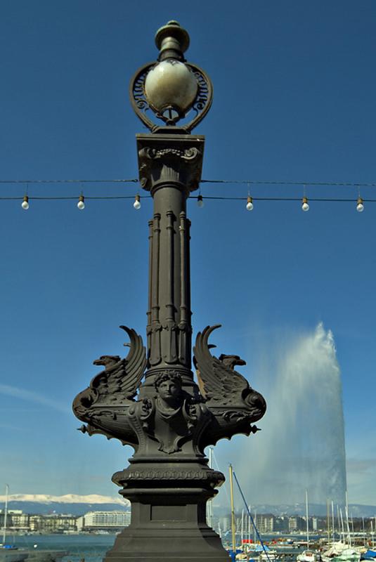 Lamp-post on the lake-side - Geneva