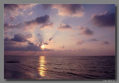 u42/smms/medium/39681606.oct_sunrise.jpg