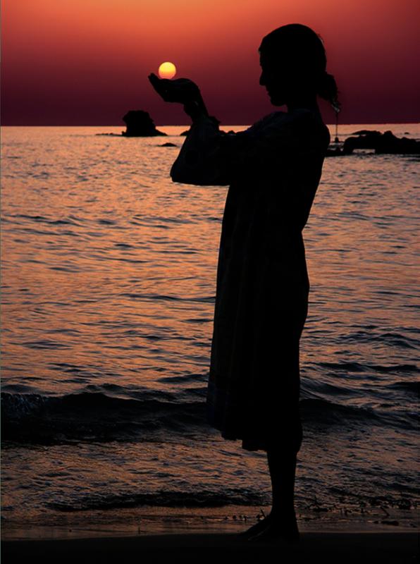 There is only one way to catch the sun, to cheat him