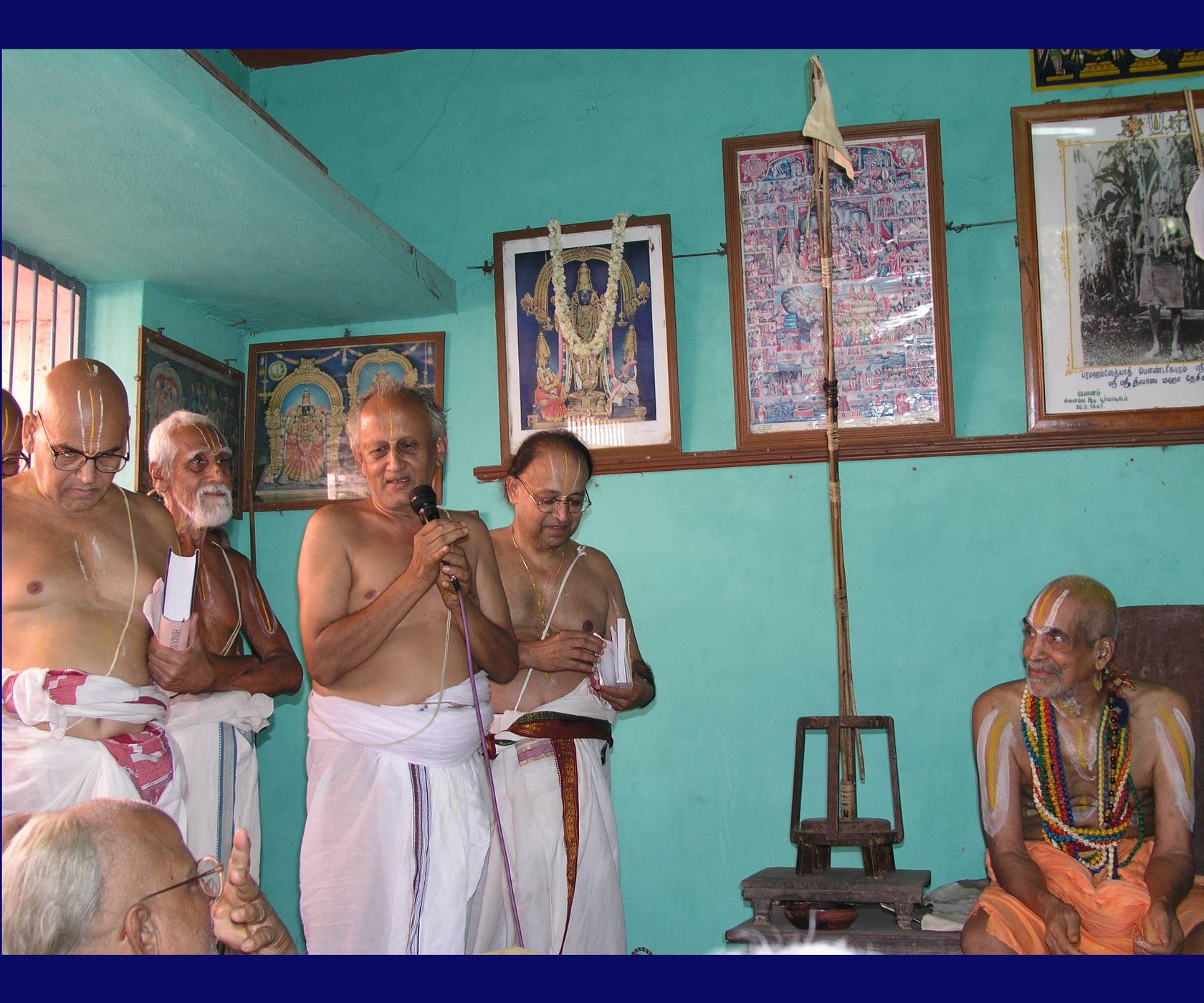 U.Ve. Sri Kannan during the release of the book