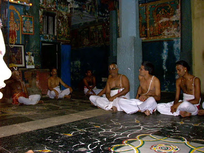 masi dwadasi utsavam thiruvaimozhi ghosti.JPG