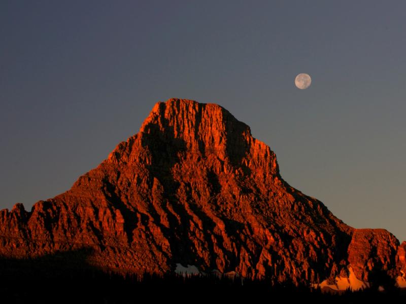 Sunrise at Logans Pass