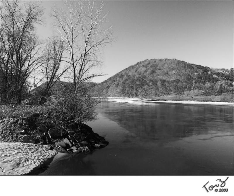 River near the Mississippi BW