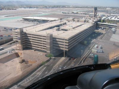 u42/weed30/medium/27565781.airport8.jpg