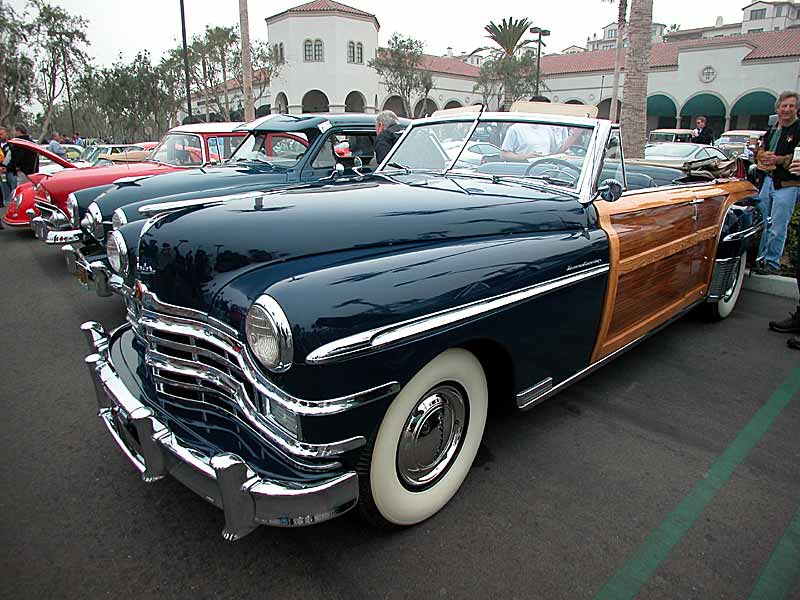 Chrysler Town and Country (woodie)