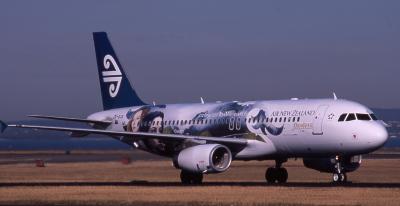 ZK-OJA  Air New Zealand  A320  Lord Of The Rings.jpg
