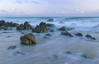 in the rhythm of the sea - pedras da praia do Barro Preto, Aquiraz-CE