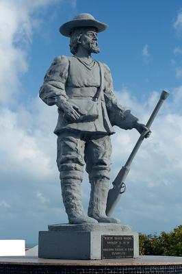 Estátua em homenagem a Martim Soares Moreno