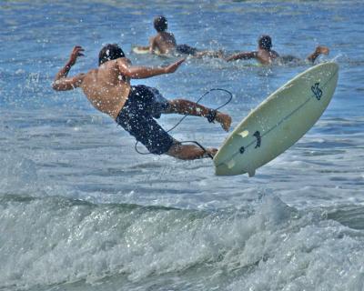 WestSideSurfer15_06Sept04.jpg