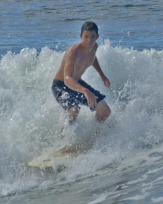 WestSideSurfer16_06Sept04.jpg