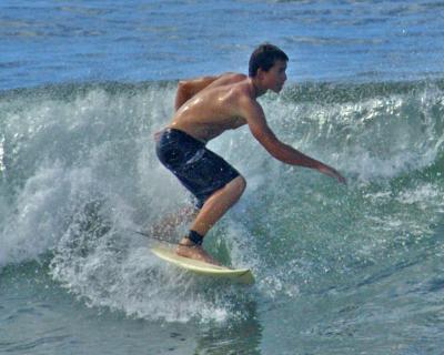 WestSideSurfer18_06Sept04.jpg
