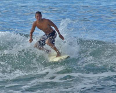 WestSideSurfer19_06Sept04.jpg