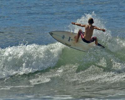 WestSideSurfer23_06Sept04.jpg