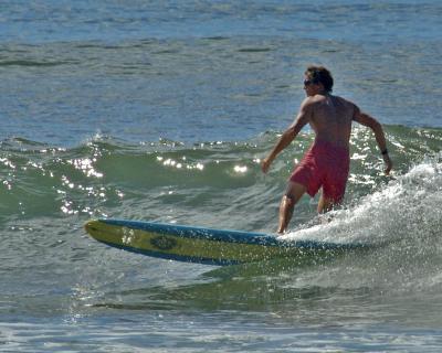 WestSideSurfer24_06Sept04.jpg