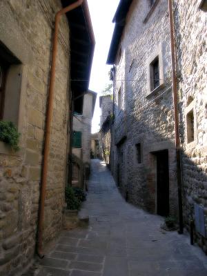 Alley in an Apennin village