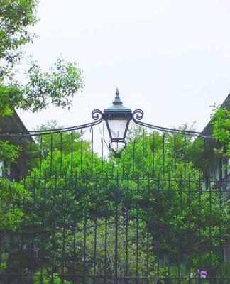 Gate.jpg