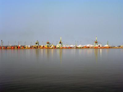 u43/artsi/medium/28179431.KotkaMussaloconteinerport9.4.2004.jpg