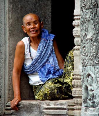 Cambodia - Ankgor Wat, Buddhist nun
