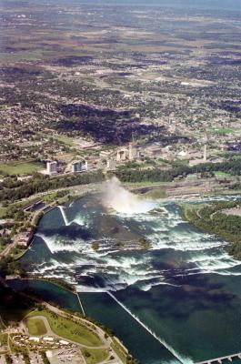 u43/bmcmorrow/medium/34319037.toronto20011.jpg