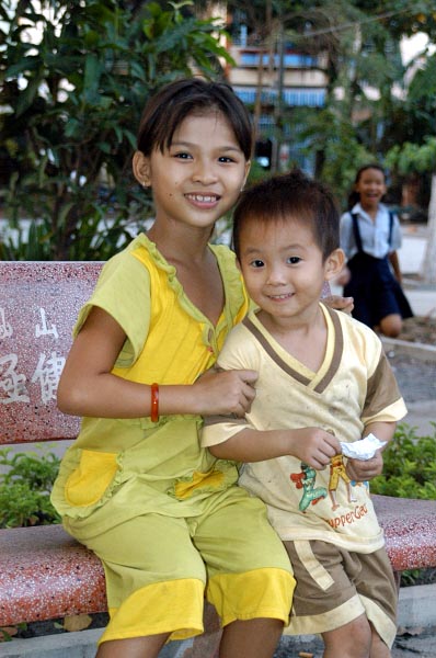 Children at Phung Son Pagoda