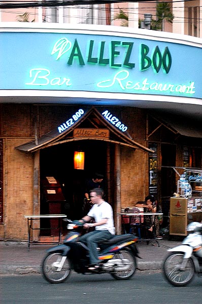 Allez Boo bar on Duong Pham Ngu Lao is popular with foreigners