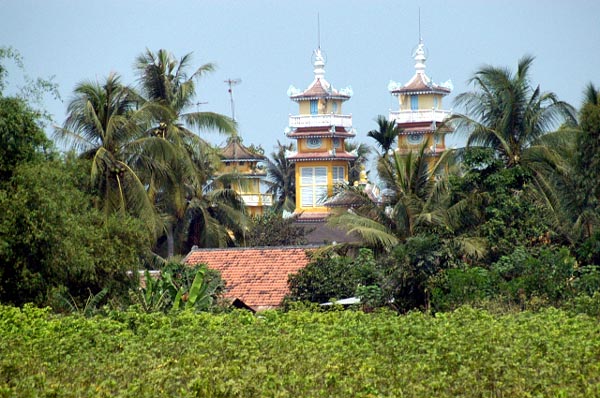 Village Cao Dai temple