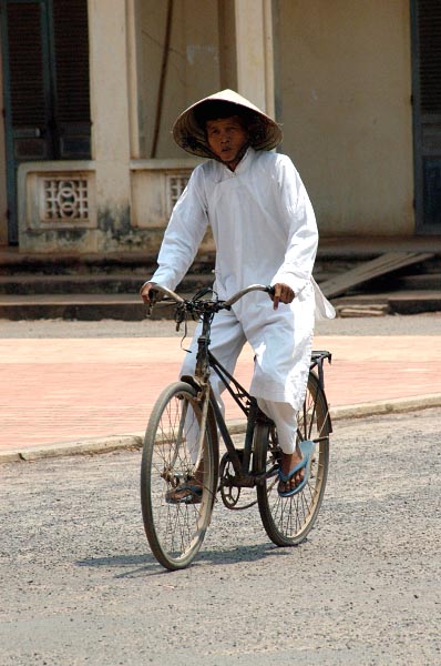 Cao Dai woman