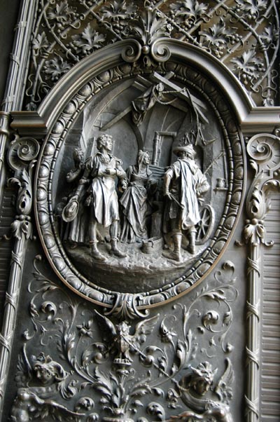 Intricate bronze door, Stephansplatz