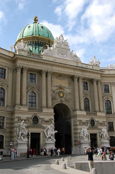 Michaelerplatz, Hofburg