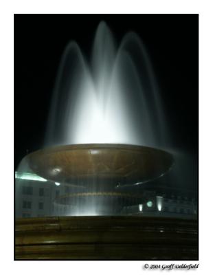 Trafalgar Square fountain at night