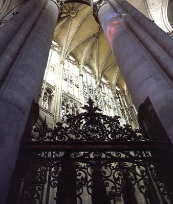 Beauvais Cathedral Interior.jpg