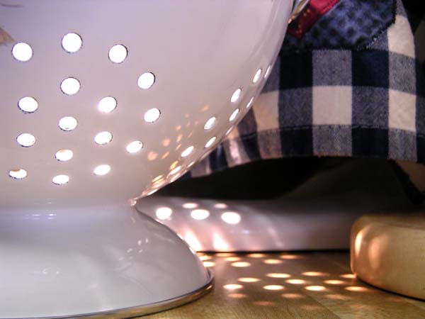 10 APR 04COLANDER
