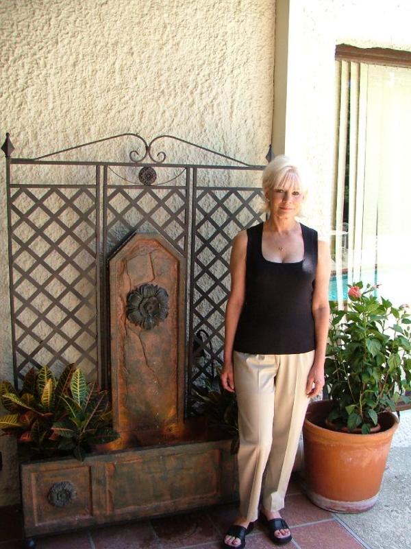 Blondies fountain_03.jpg