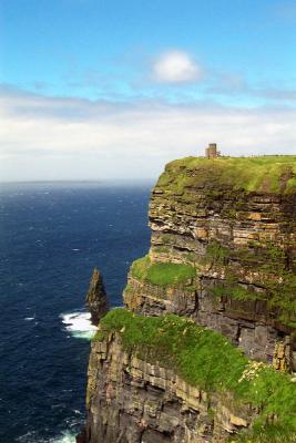 Castle on a cliff (*)