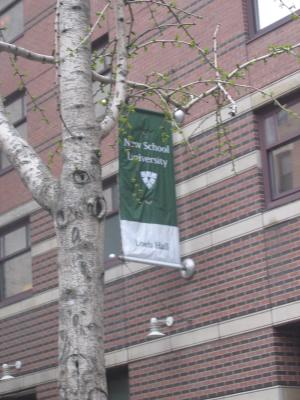 Parsons School of Design。-在紐約市中心裡面的一家設計學院,在設計界廣負盛名。