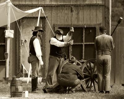 u43/dtrust/medium/33523101.CannonDrillBW.jpg