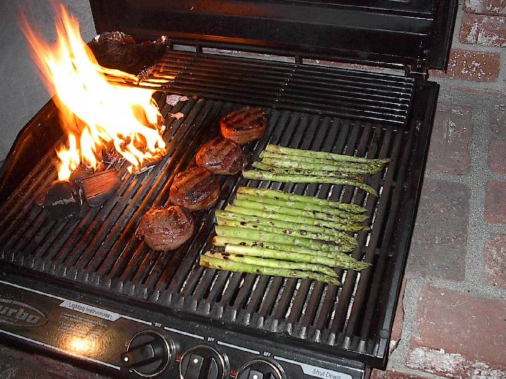 Filet and asperagas