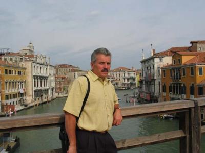 Mickey on Ponte Accademia.JPG