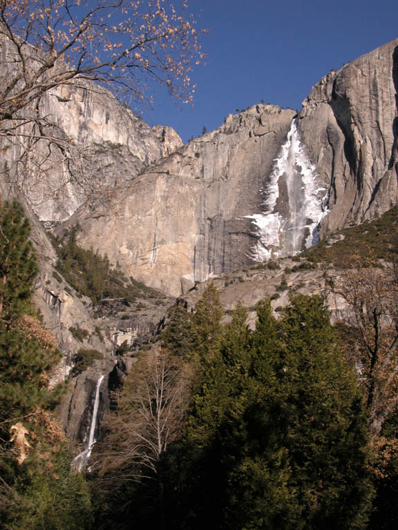 Yosemite Falls [D]